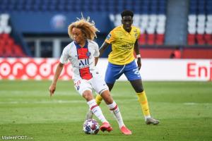 Xavi Simons avec le PSG