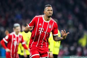 Jérôme Boateng (Bayern) sort sur blessure face au PSG.