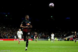 Nordi Mukiele avec le RB Leipzig.