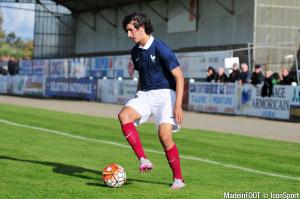 Yacine Adli passe pro