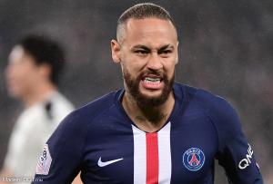 Neymar chambre les Allemands