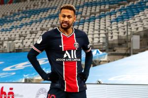 Neymar avec le maillot parisien