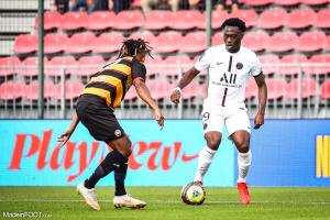 Arnaud Kalimuendo lors du match amical avec le PSG
