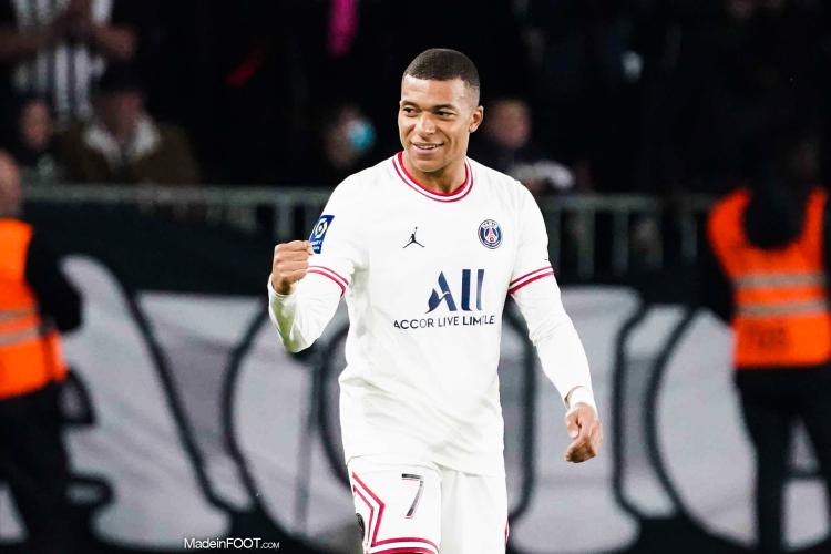 PSG - Kylian Mbappé en vedette à la draft NBA