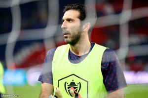 Les dirigeants du PSG s'interrogent sur l'avenir de Buffon au PSG