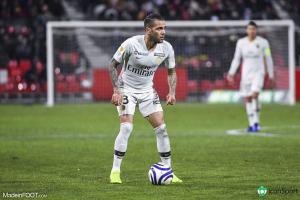 Le latéral Brésilien va négocier une prolongation de son contrat au PSG cette semaine.