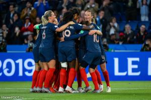 Les joueuses de l'équipe de France célébrant un but
