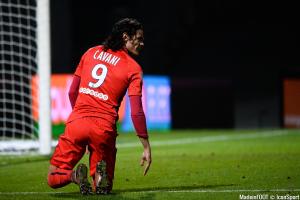 Cavani n'apprécierait pas la tenue des négociations avec Kluivert