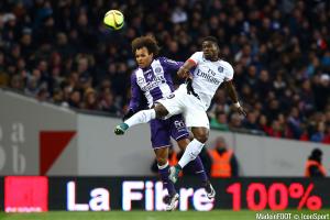 Serge Aurier (PSG) voit sa valeur sur le marché dégringoler.