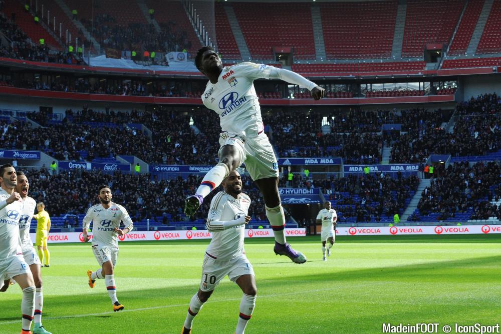 Samuel Umtiti pourrait quitter l'OL cet été pour rejoindre le Barça