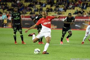 Fabinho attend la fin de saison pour se préoccuper de son avenir.