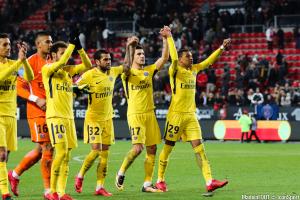 Yuri Berchiche aux côtés de ses anciens coéquipiers du PSG