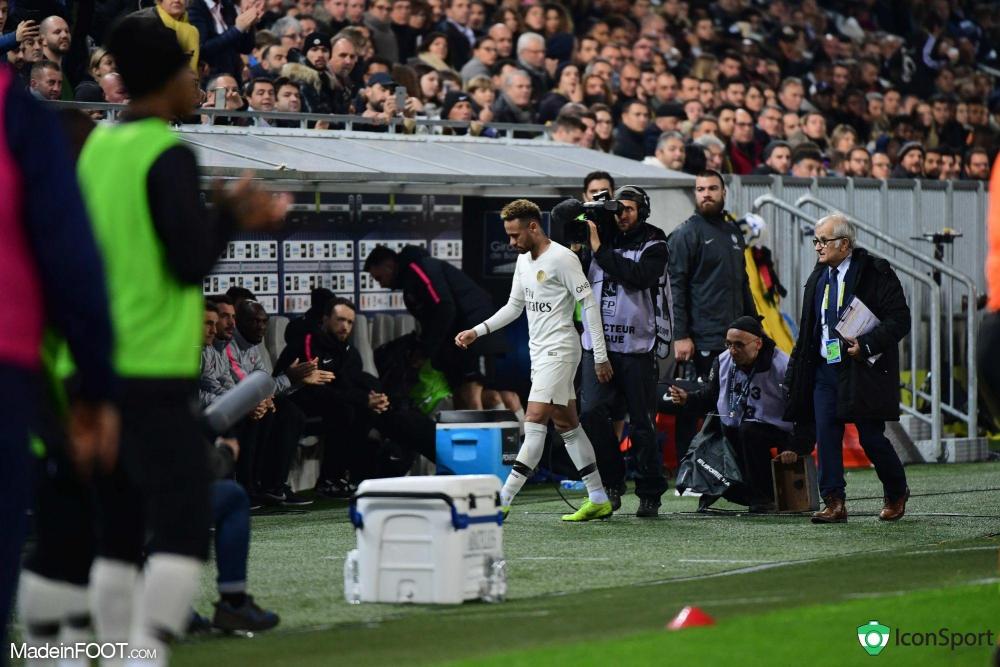 Neymar est sorti sur blessure
