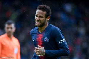 La police brésilienne enquête sur Neymar