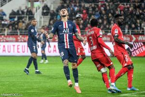 Pierre Ménès critique les Parisiens