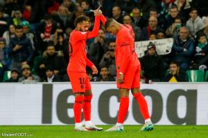 Les Parisiens reçoivent une coque en or