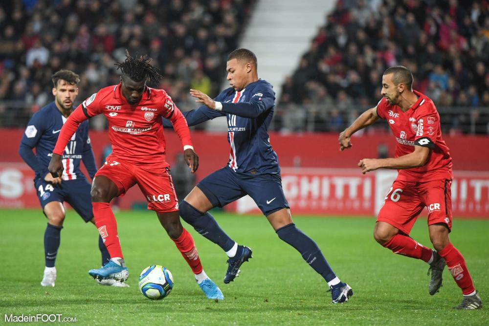 L'album photo du match entre le Dijon FCO et le Paris Saint-Germain.