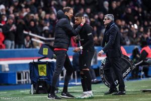 Thomas Tuchel, l'entraîneur du PSG, ici aux côtés de Kylian Mbappé.