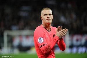 Mitchel Bakker, le défenseur latéral gauche du PSG.