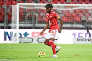Jean-Kévin Duverne, le défenseur central et capitaine du Stade Brestois 29.
