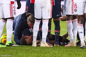 Le père de Neymar est très remonté après la sortie sur civière en pleurs de son fils