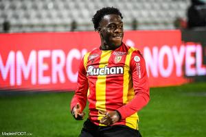 Arnaud Kalimuendo retourne au PSG.