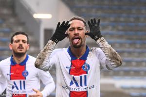 Neymar passe entre les mailles de la LFP