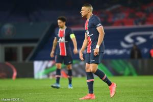 Mbappé avec le maillot parisien