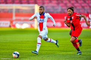 Rafinha, le milieu de terrain du Paris Saint-Germain.