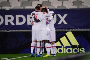 Les joueurs parisiens célébrant un but