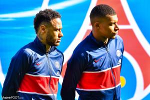 Neymar, l'attaquant du Paris Saint-Germain, ici aux côtés de Kylian Mbappé.