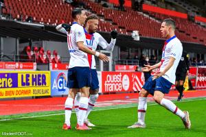 Les Parisiens célèbrent un but contre Brest
