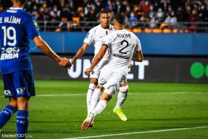 Kylian Mbappé s'entraîne avec le PSG