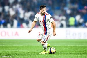 Shaqiri avec le ballon