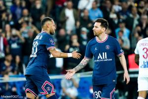 Lionel Messi et Neymar, ici face à l'OL