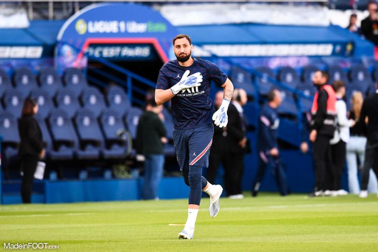 Trophées UNFP - Gianluigi Donnarumma remporte le trophée du meilleur gardien de la saison
