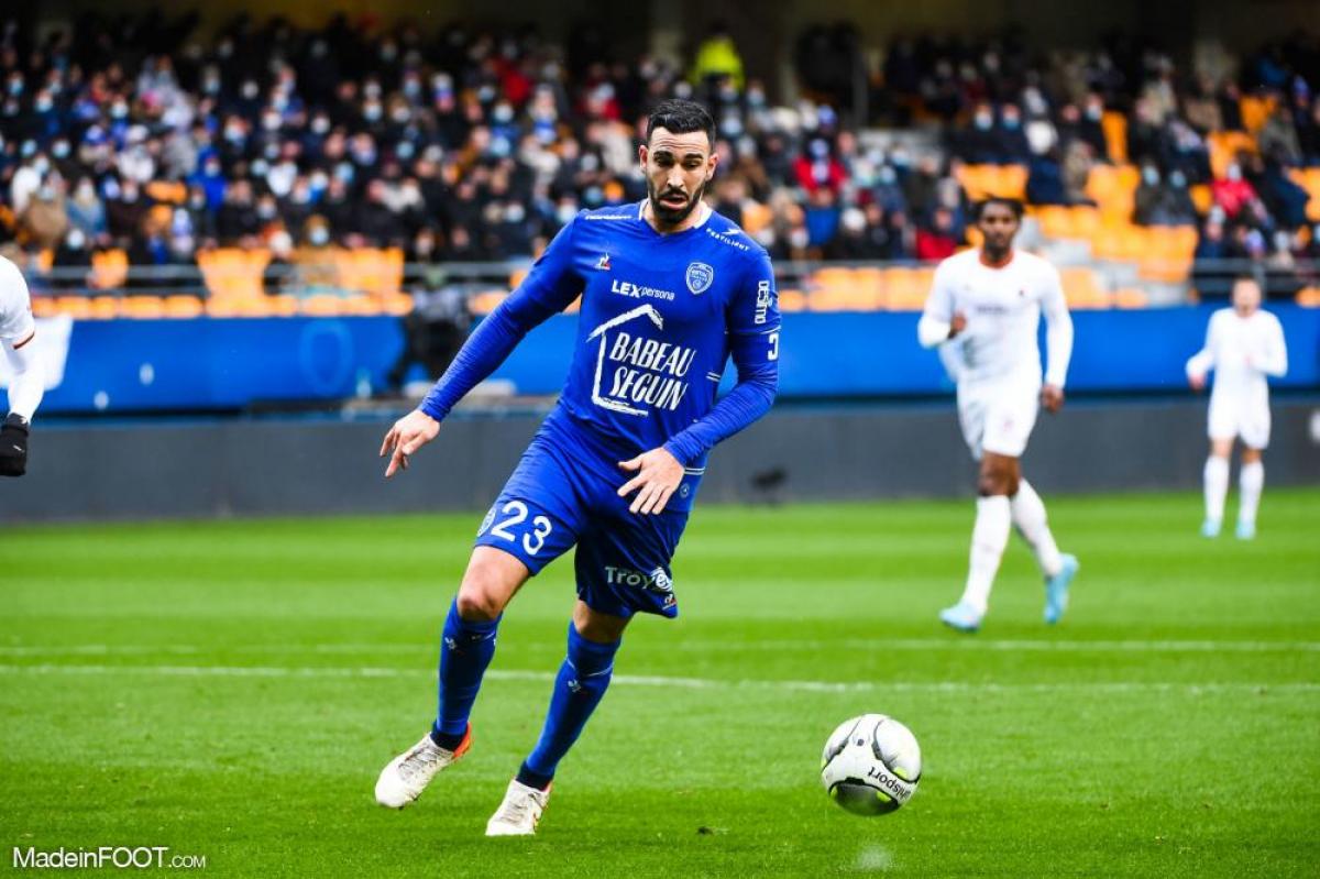 Adil Rami (PSG) : Statistiques / salaire / âge et origine