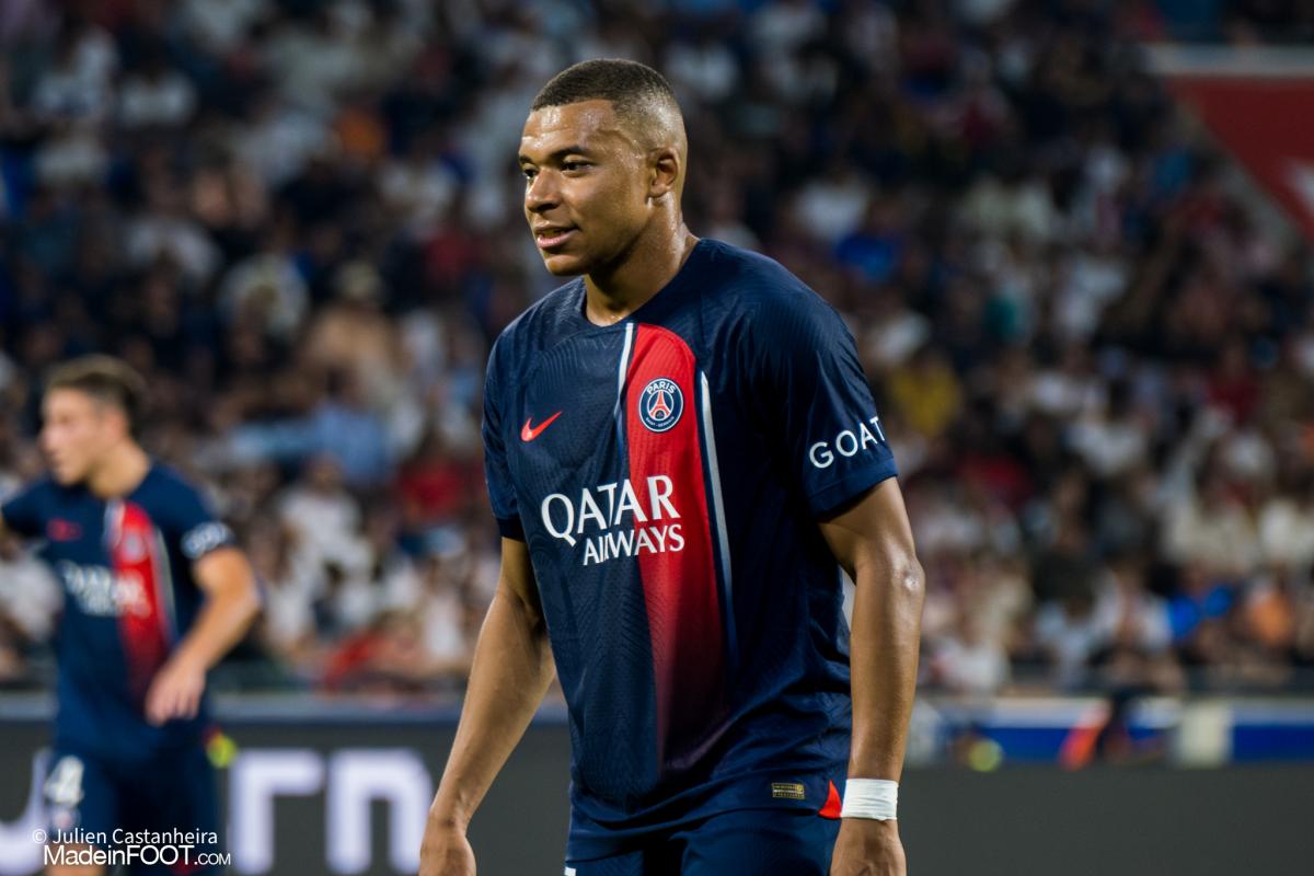 PSG - Kylian Mbappé rend hommage à Eden Hazard après l'annonce de sa