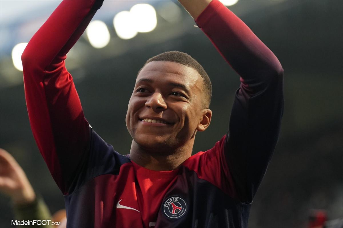 PSG - L'énorme tifo du virage Auteuil en l'honneur de Kylian Mbappé