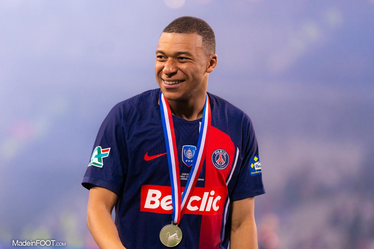 PSG La Chasse Au Ballon D Or Est Ouverte Pour Kylian Mbapp PSG La Chasse Au Ballon D Or Est Ouverte Pour Kylian Mbapp