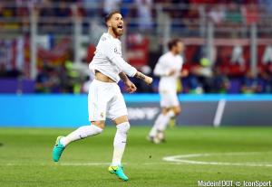 Sergio Ramos célèbre un but avec le Real Madrid.