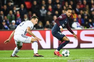 Hein Vanhaezebrouck débrieffe la défaite face au PSG