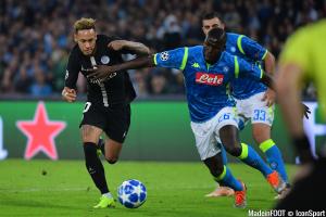 Kalidou Koulibaly, ici face à Neymar en Ligue des Champions.