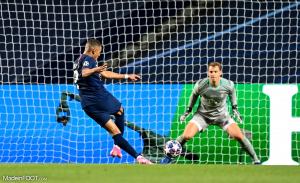 Mbappé face à Neuer