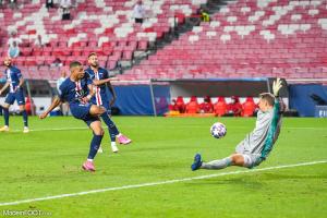 Manuel Neuer a réalisé une performance XXL contre le PSG