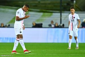 Kylian Mbappé est sorti sur blessure contre le Club Bruges
